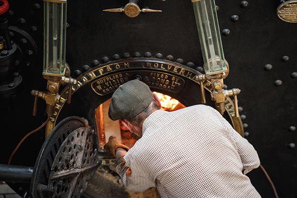 Furnace steam engine